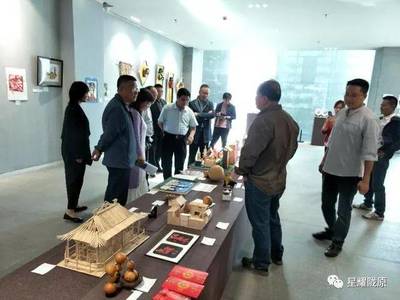 文創之光閃耀校園，教育廳領導親臨指導——時寧國副廳長參觀省職業院校文創設計大賽決賽作品展