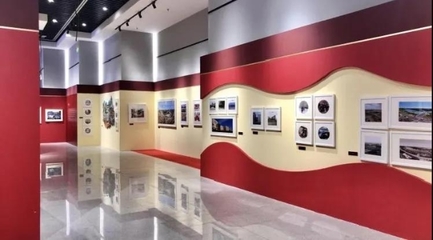 光影映初心，鏡頭頌黨恩——“永遠跟黨走,奔向幸福路”主題攝影展盛大開幕